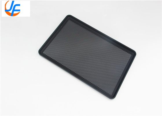 RK Bakeware China Foodservice 44699 StayFlat Full Size 16 Gauge Kafesli Alüminyum Perforated Baking Tray