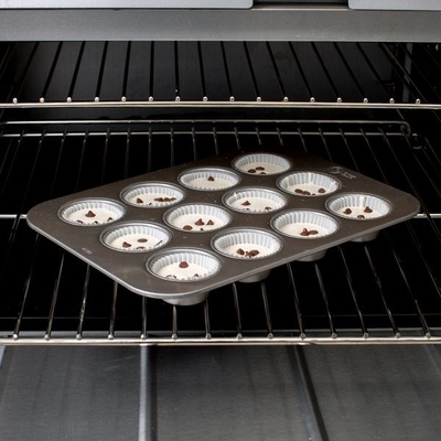 RK Bakeware China-12 Bölümü Fluted 1.5mm Muffin Baking Pan Glazed Aluminized Steel